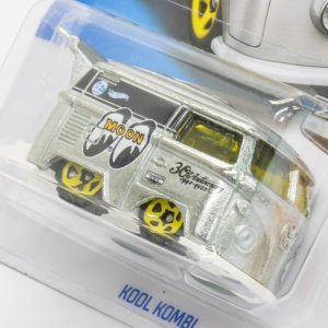 画像2: 【Walmart Exclusive ZAMAC 004 2023】Hot Wheels MOONEYES Kool Kombi (Silver)