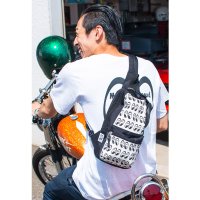 MOON Equipped ボディー バッグ