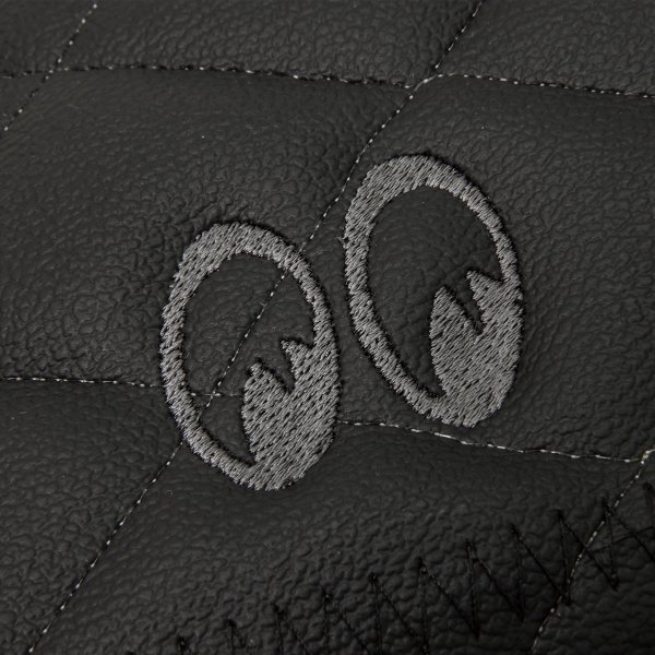 画像5: TOYOTA CROWN 40型/50型/130型 MOONEYES オリジナル ダイヤモンド ステッチ ダッシュマット (5)