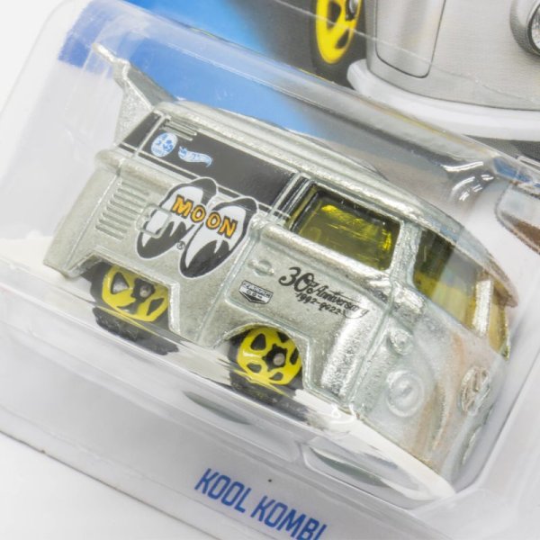 画像2: 【Walmart Exclusive ZAMAC 004 2023】Hot Wheels MOONEYES Kool Kombi (Silver) (2)