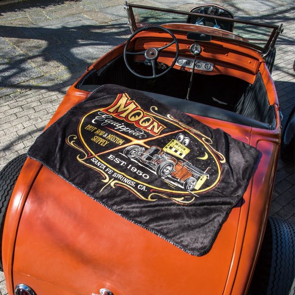 画像1: MOON Equipped Roadster フリース ブランケット (1)