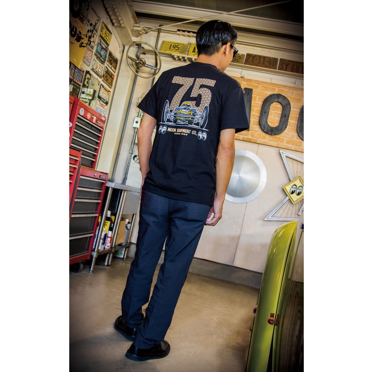 75th MOON Equipment Co. Tシャツ